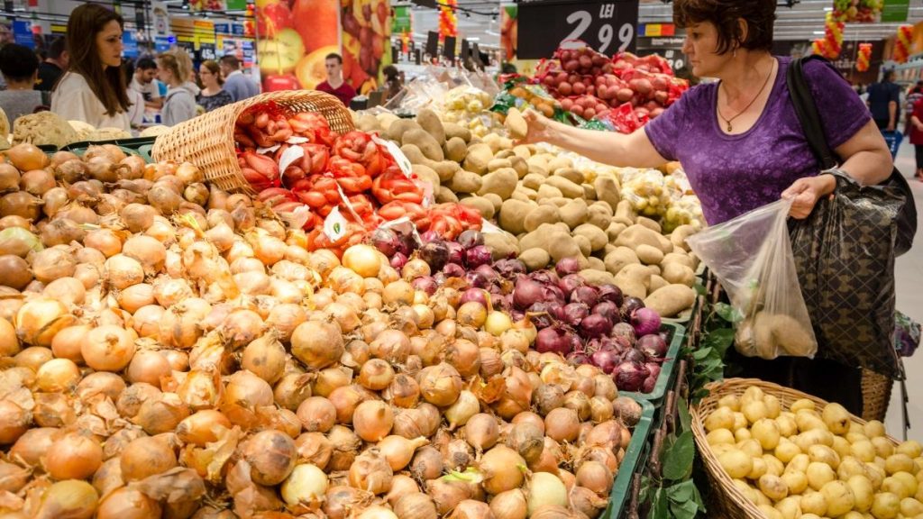 Fermieri din Giurgiu vin în Piaţa Centrală cu produse autohtone Foto: Jurnalul Naţional
