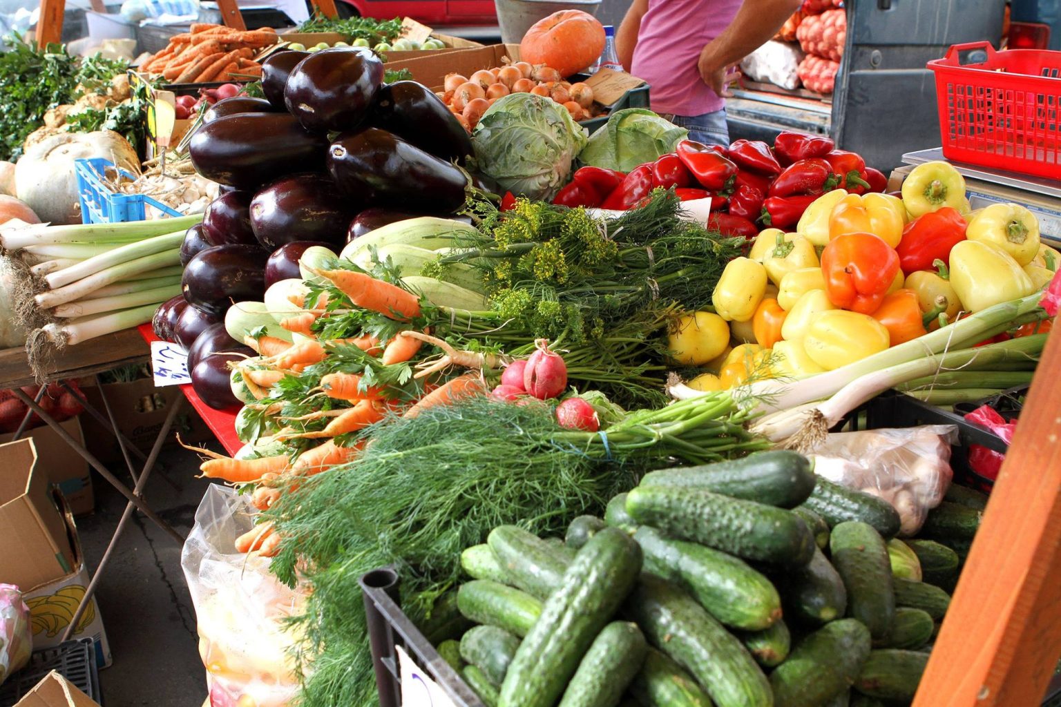 Piaţă volantă, în curtea Direcţiei pentru Agricultură Giurgiu