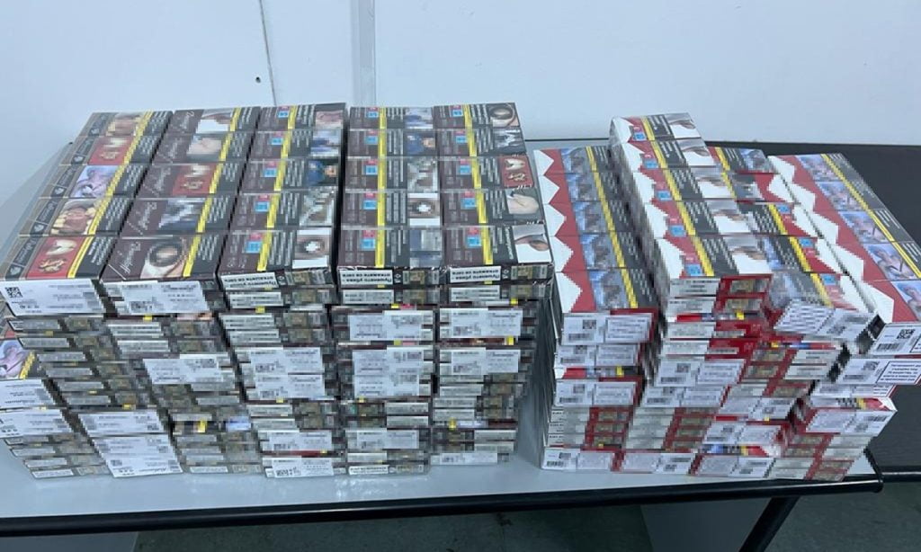 Sute de pachete de ţigări, confiscate în Vama Giurgiu Foto: ITPF Giurgiu