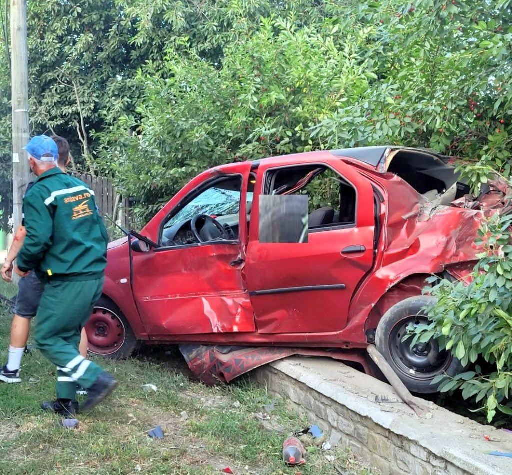 Grav accident pe DN1A, foto Observatorulph.ro