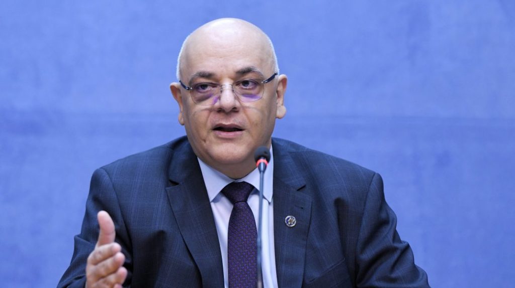 Raed Arafat crede că femeile însărcinate ar trebui să poarte centura de siguranţă Foto: Ziarul Financiar