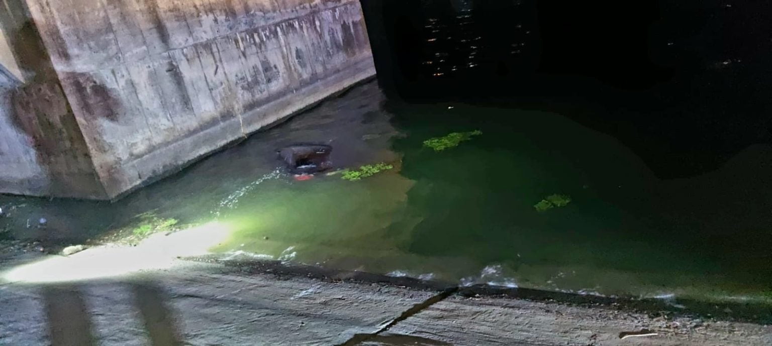 Un bărbat a căzut cu maşina în barajul Mihăileşti Foto: ISU Giurgiu