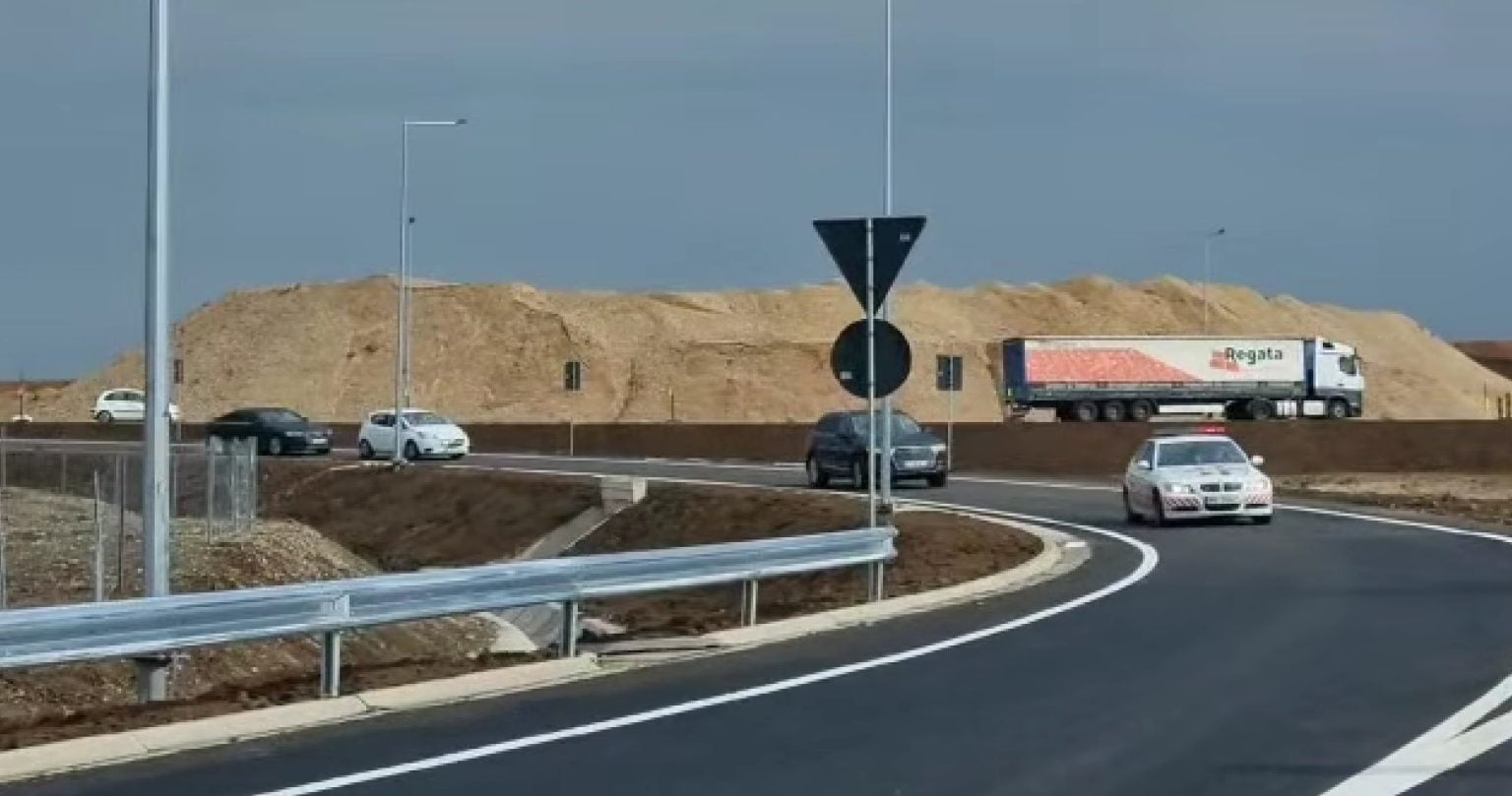 A fost deschis Tronsonul 2 al Drumului Expres Craiova-Piteşti