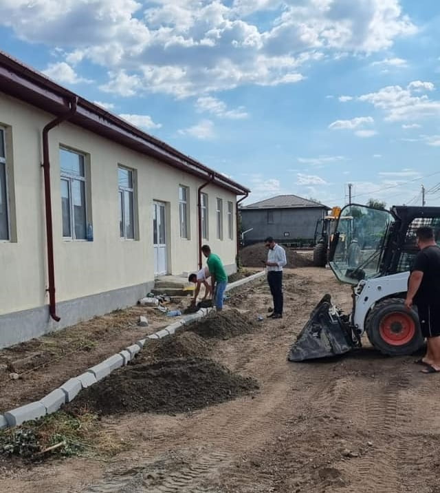 VIDEO: Se lucrează în ritm susţinut la Şcoala din Şindriliţa Se lucrează în ritm susţinut la Şcoala din Şindriliţa, Găneasa Foto arhivă Primăria Găneasa