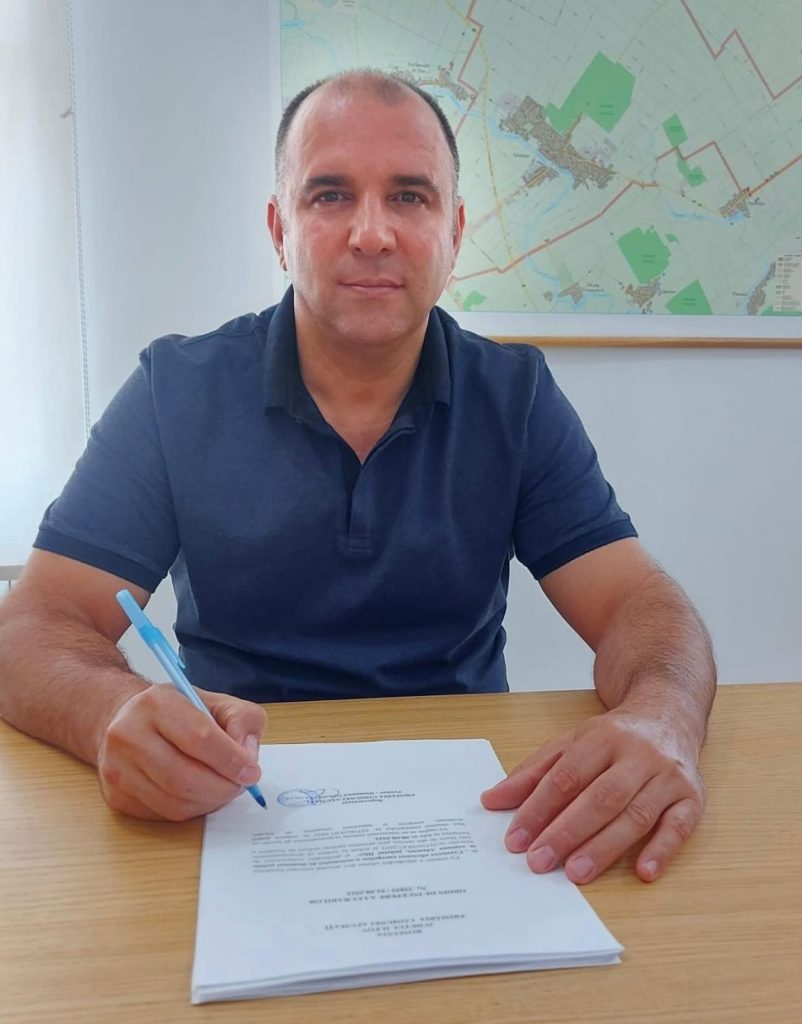 Primarul din Afumaţi a semnat contractul pentru proiectul privind iluminatul public eficient