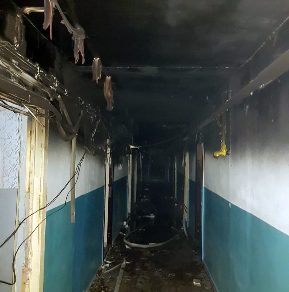 Incendiu la un bloc de nefamilişti din Brazi, Foto: ISU Prahova