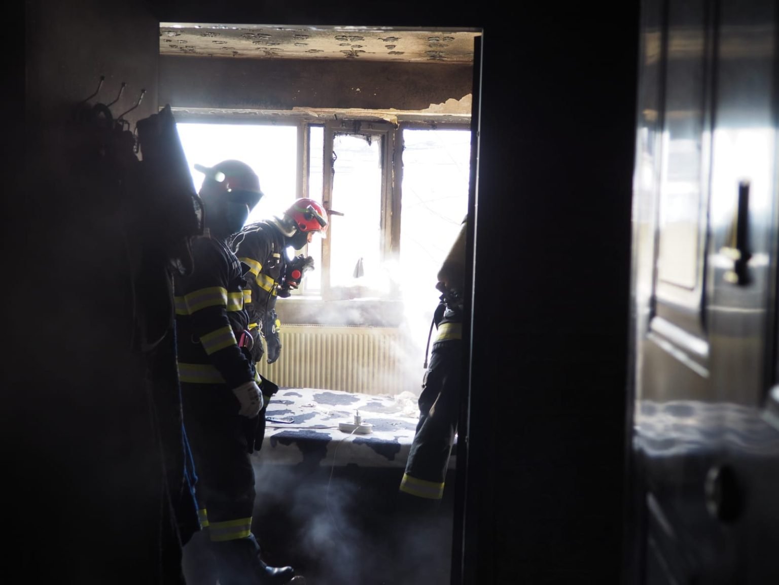 O femeie din Teleorman, găsită carbonizată în casa cuprinsă de flăcări Foto: ExplozivNews24