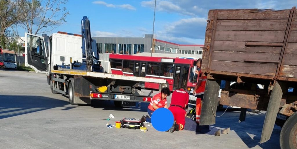 Un bărbat a murit strivit între două autovehicule Foto: Libertatea