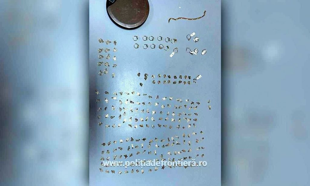 Bijuterii din aur în valoare de peste 60.000 de lei, confiscate în Vama GIURGIU