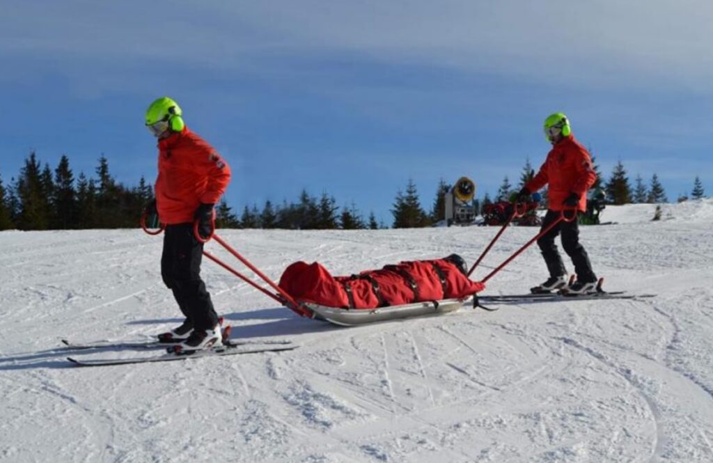 Sfaturi de la salvamontişi pentru acordarea primului ajutor, în caz de accident pe munte Foto: Jurnalul