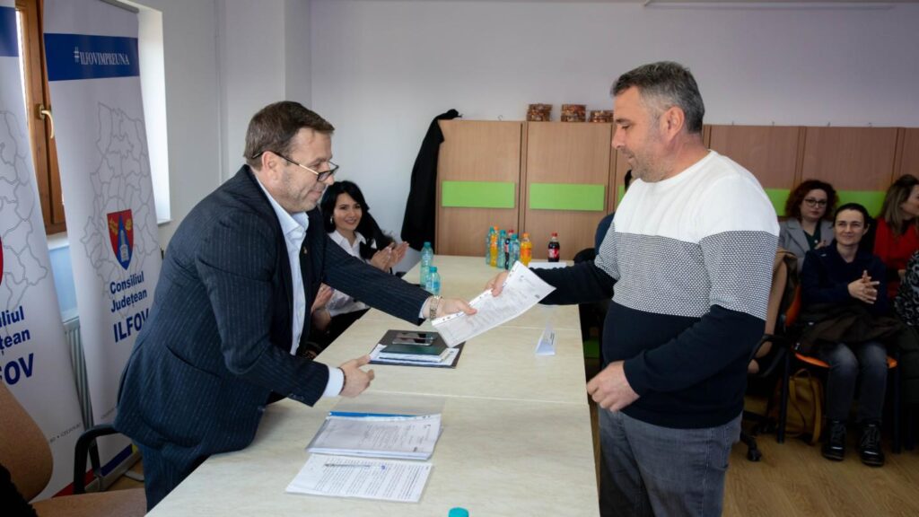 Peste 18.000 de noi cărţi funciare au fost distribuite proprietarilor din comuna Vidra, judeţul Ilfov