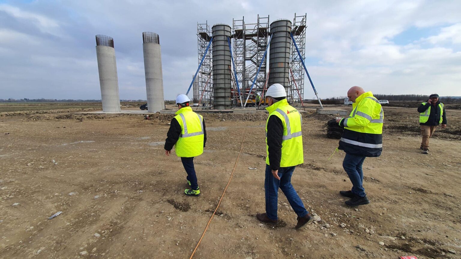 Continuă lucrările la Autostrada Bucureştiului