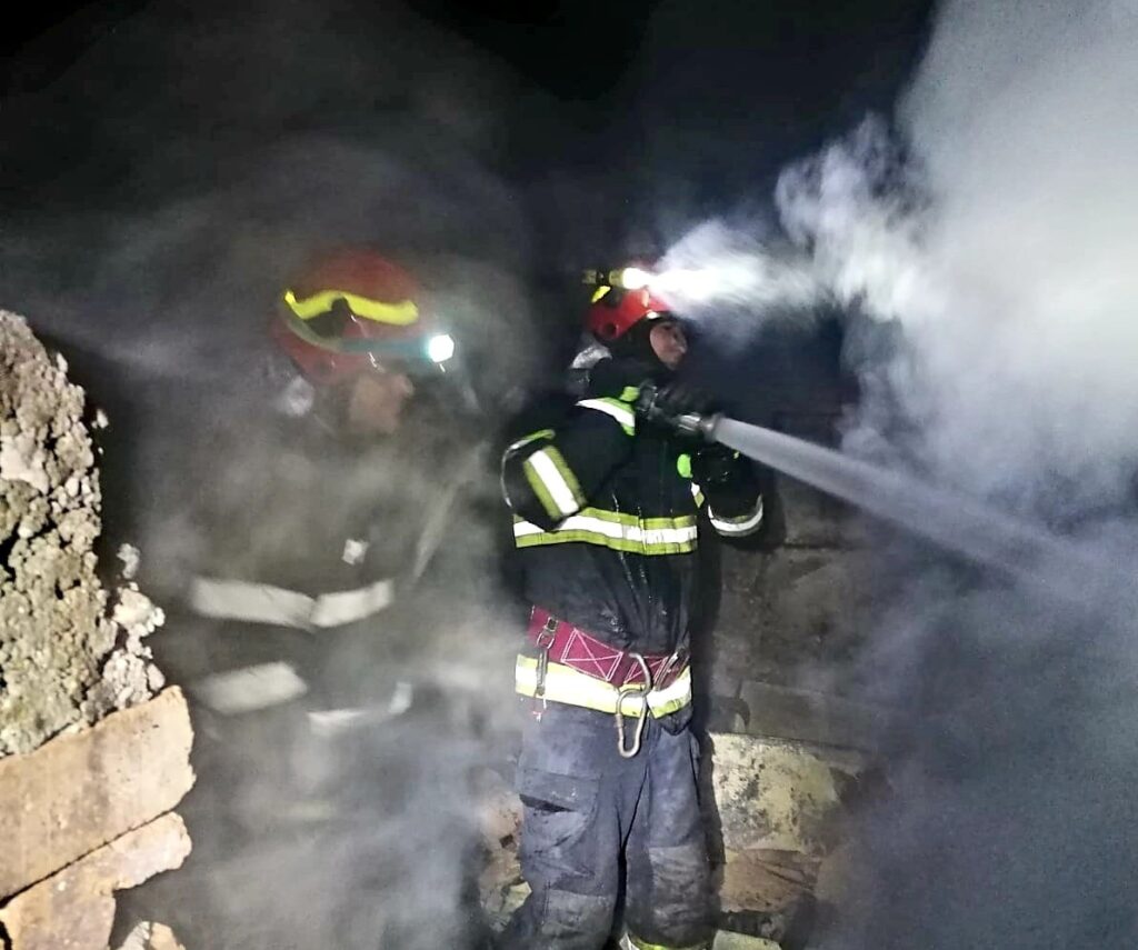 O femeie a murit, într-un incendiu violent care i-a cuprins casa Foto: ISU Giurgiu