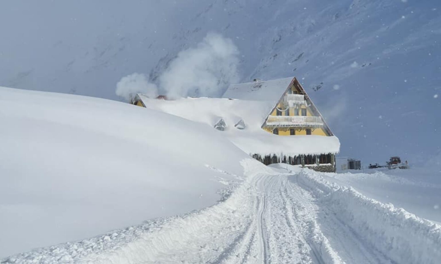 Zăpadă de peste 2,5 metri, la Bâlea Lac Foto; Braşov.net