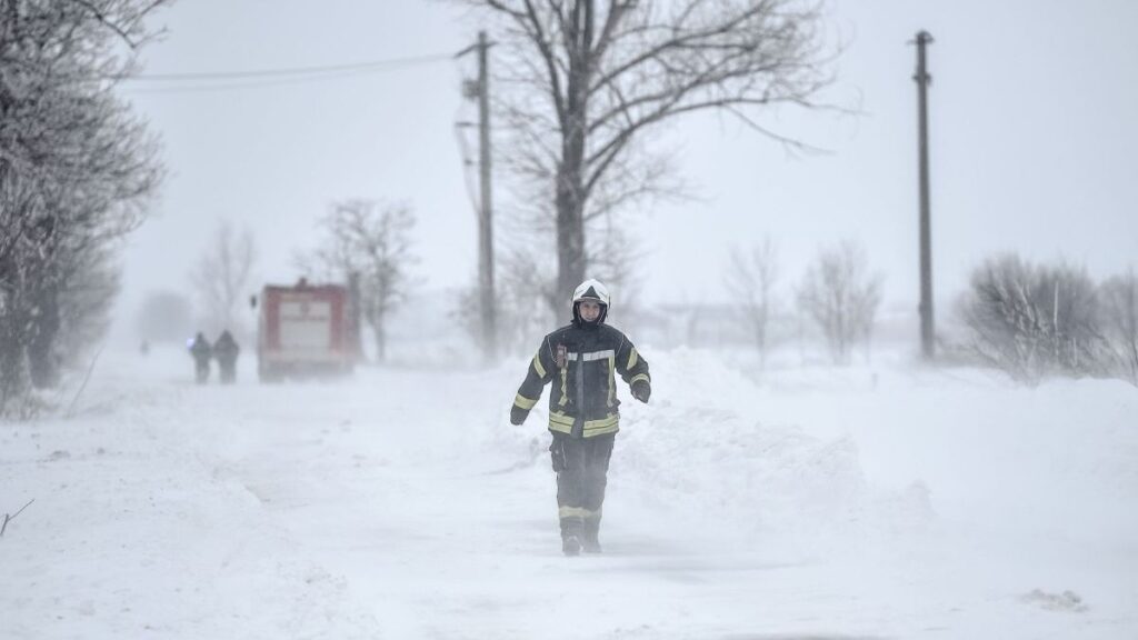 Meteorologii anunţă că ninsorile se mută în centrul ţării Foto: Antena 3 CNN