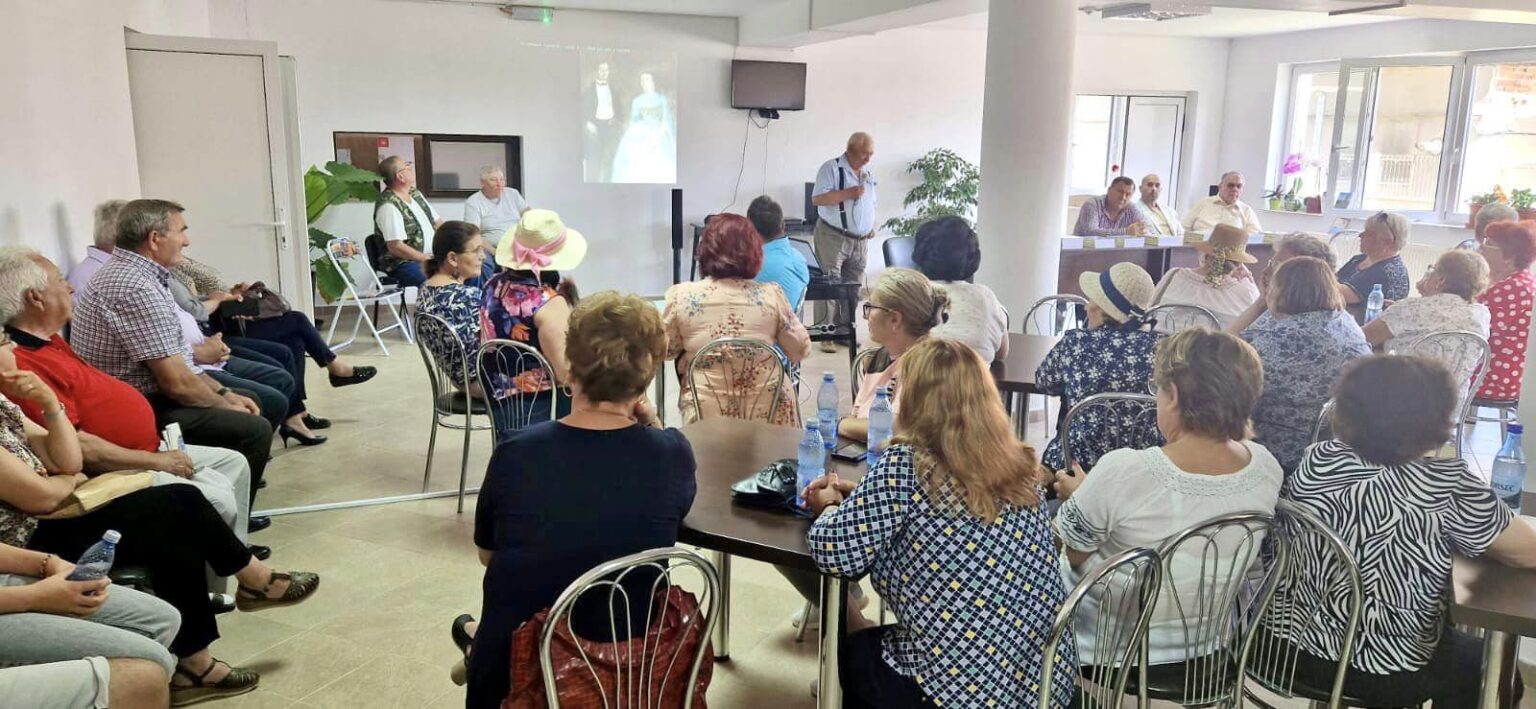 Scriitorul Niculae Stoica a lansat volumul "Dârvari - un vechi sat de pe Sabar”