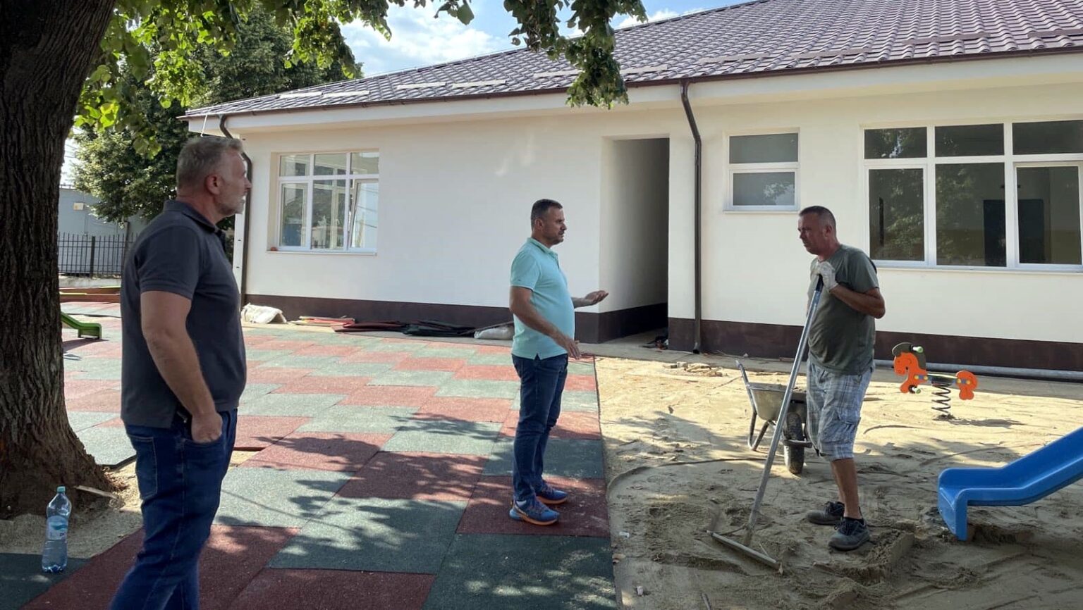 Lucrările la noua grădiniţă din Snagov, în grafic