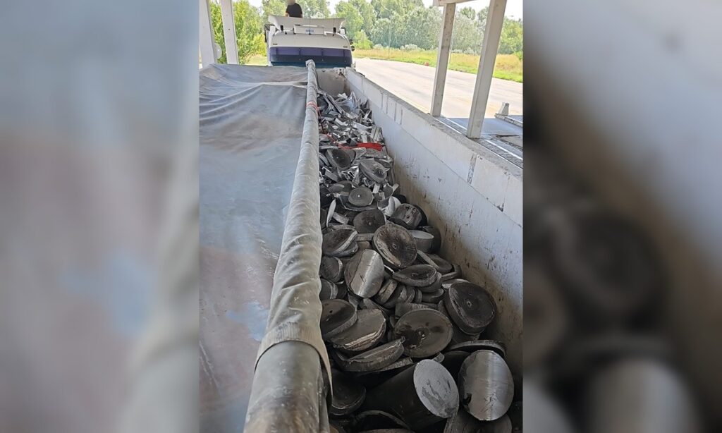 Aproape 40 de tone de deşeuri din aluminiu, confiscate în Vama GIURGIU