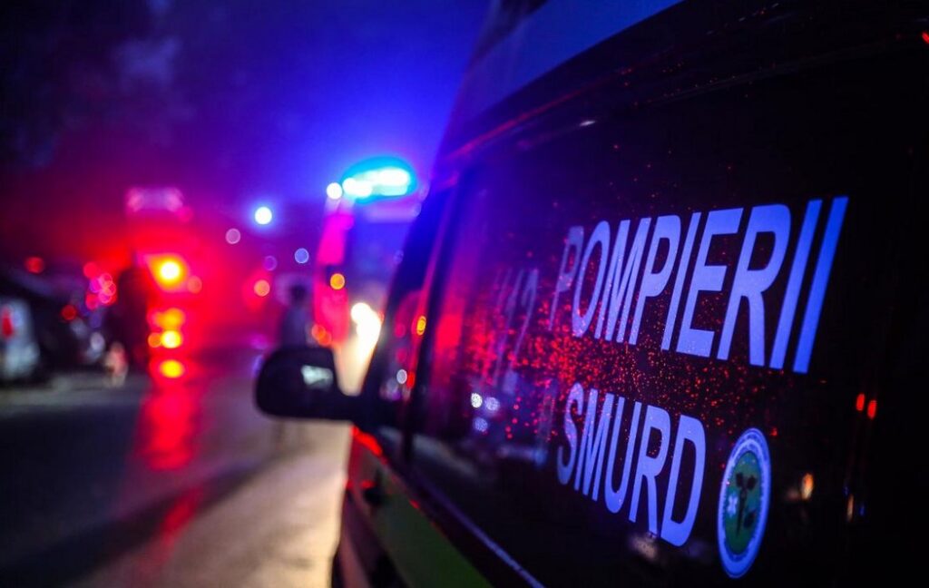 IALOMIŢA: Trei muncitori, posibil intoxicaţi cu azot, la o fabrică de uleiuri şi grăsimi din Slobozia Trei bărbați de 27, 47 și 49 de ani s-ar fi intoxicat cu azot la o fabrică de uleiuri și grăsimi din Slobozia Foto: Replica Online