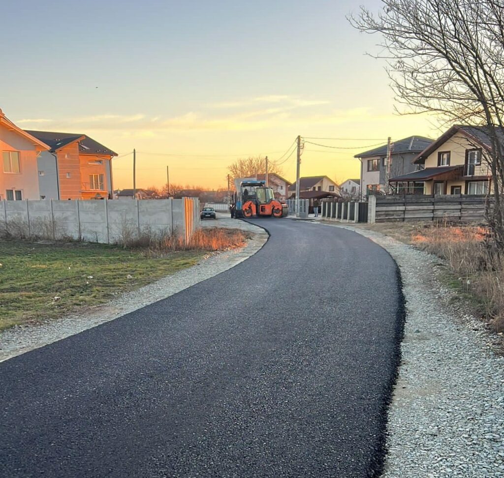 FOTO: Strada Cireşilor din Berceni a fost asfaltată Strada Cireşilor din Berceni a fost asfaltată